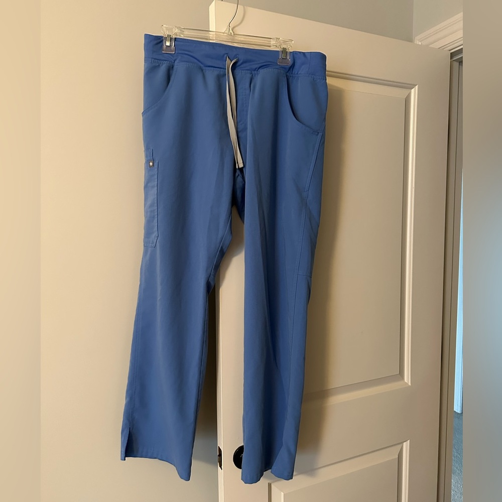 FIGS Kade Cargo Scrub Pants size large ceil blue